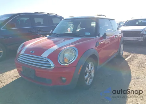 2009 Mini Cooper z USA, uszkodzony, nr VIN WMWMF33559TW75862